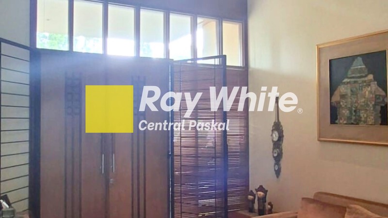 Rumah Mewah dan Asri di Mainroad Dago Kota Bandung