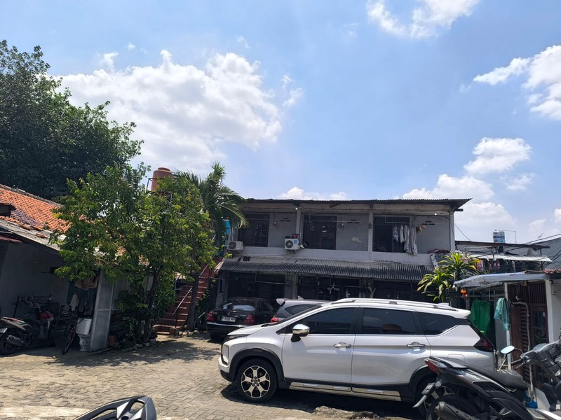 DIJUAL RUMAH + KOST&#xb2;AN + KIOS TAHUNAN DEKAT DENGAN PONDOK INDAH