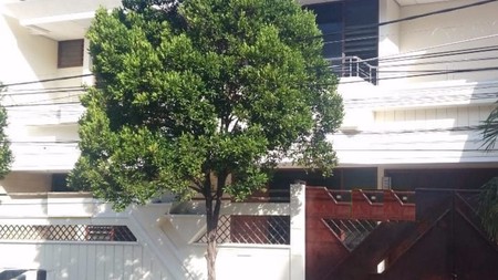 Disewakan Rumah Dijalan Dharmahusada Surabaya