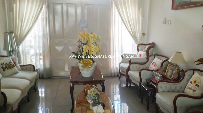 Rumah 2 Lantai Siap Huni di Jl. Elang Malindo Cipinang Melayu