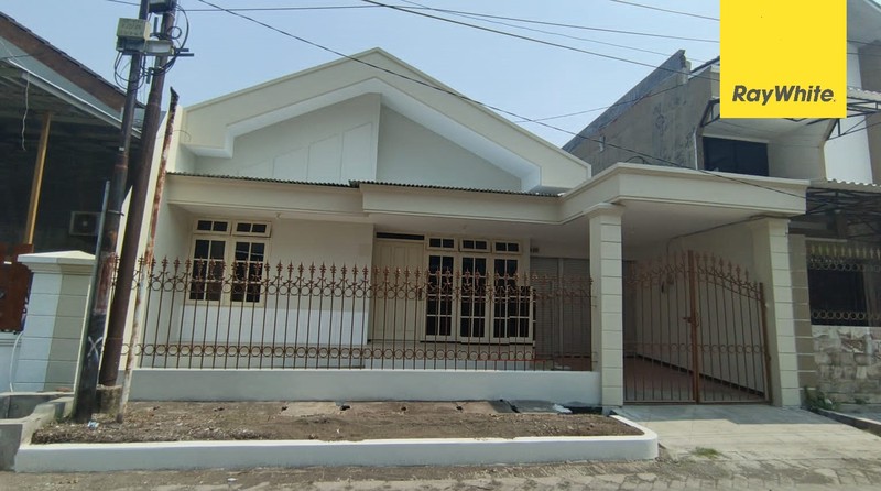 Disewakan Rumah Strategis Area Dharmahusada Dijalan Sutorejo Utara Surabaya