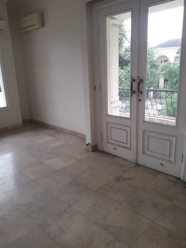 Rumah Mewah Strategis di Adiaksa, Lebak Bulus Jakarta Selatan - Kolam Renang, Akses Tol & MRT!