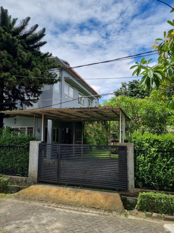 Rumah Bagus, Asri, Rapih Siap Huni Lokasi strategis di Bintaro Sektor 5