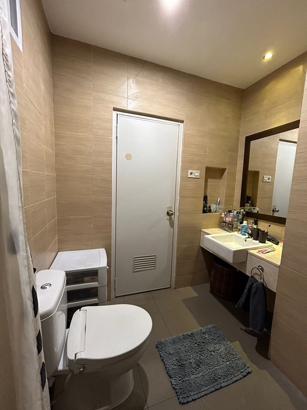 Rumah Bagus, Asri, Rapih Siap Huni Lokasi strategis di Bintaro Sektor 5