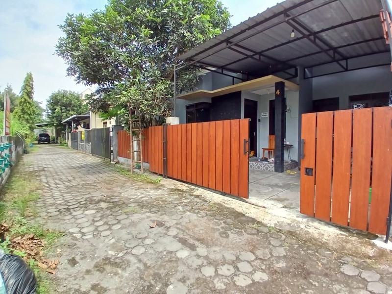Disewakan Rumah Fully Furnish Nyaman, Asri, Dan Dekat Kampus Di Sariharjo, Ngaglik.