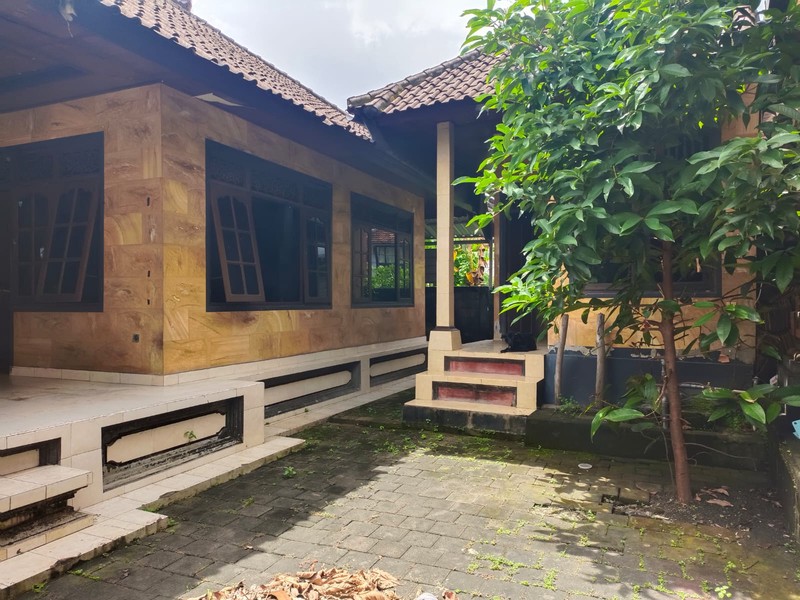 Land Freehold Main Road Kerobokan Bali