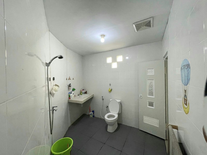 Dijual Rumah Saphire Residence Buduran Sidoarjo Plus Ada Kolam Renang , SEMI Furnished Modern