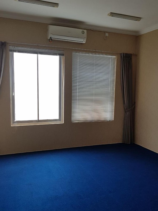 Ruko siap pakai daerah Komersial, Ramai & Strategis