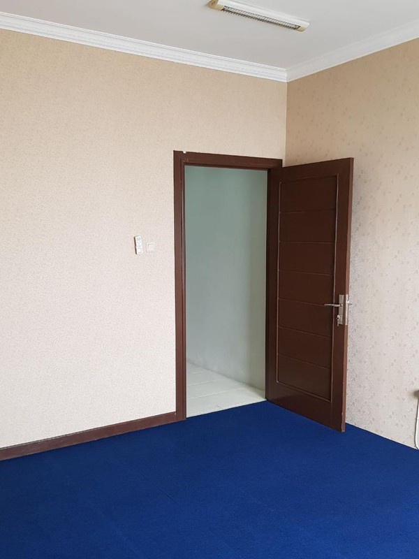 Ruko siap pakai daerah Komersial, Ramai & Strategis