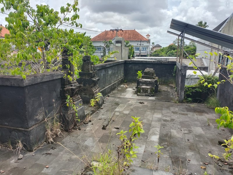 Land Freehold Main Road Kerobokan Bali