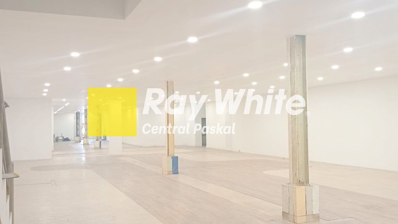 Ruang Usaha Besar di Mainroad Pasir Kaliki Bandung