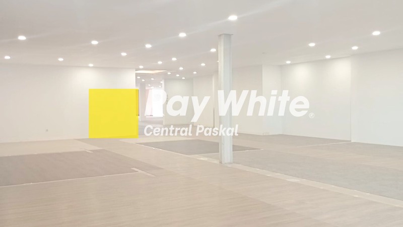 Ruang Usaha Besar di Mainroad Pasir Kaliki Bandung