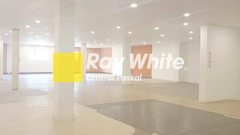 Ruang Usaha Besar di Mainroad Pasir Kaliki Bandung