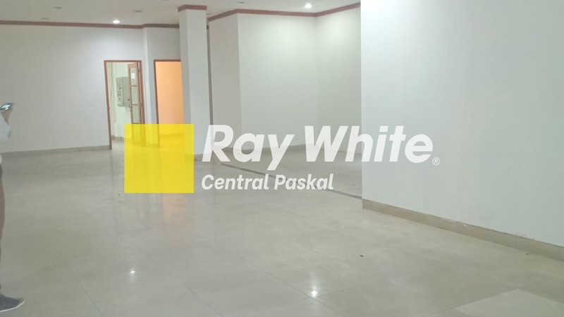 Ruang Usaha Besar di Mainroad Pasir Kaliki Bandung