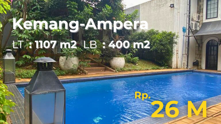 Rumah mewah gaya arsitektur klasik tropis dengan sentuhan Mediterranean di Ampera Kemang