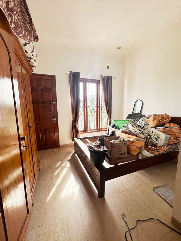 Rumah Minimalis, Bagus, Siap huni Lokasi strategis di Tanah Kusir