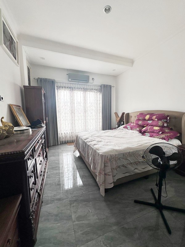 Rumah Minimalis 4 Lantai, Bagus, siap huni di Tanah Kusir