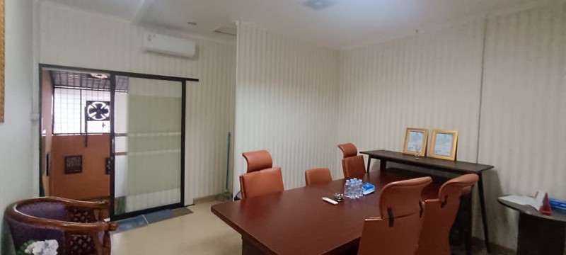 Ruko komersial dalam komplek rukan RS. Fatmawati Jakarta Selatan 