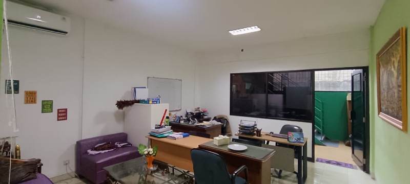 Ruko komersial dalam komplek rukan RS. Fatmawati Jakarta Selatan 
