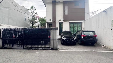 Dijual Gedung Office 3 Lantai, Lokasi Strategis di Cipete