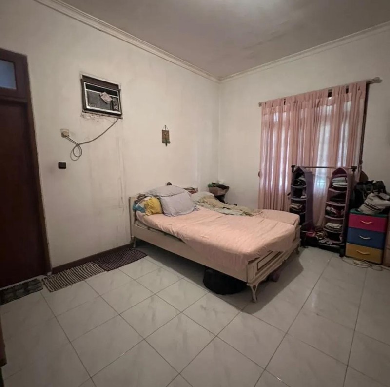 Rumah halaman luas, lingkungan aman dan nyaman di Pondok Aren