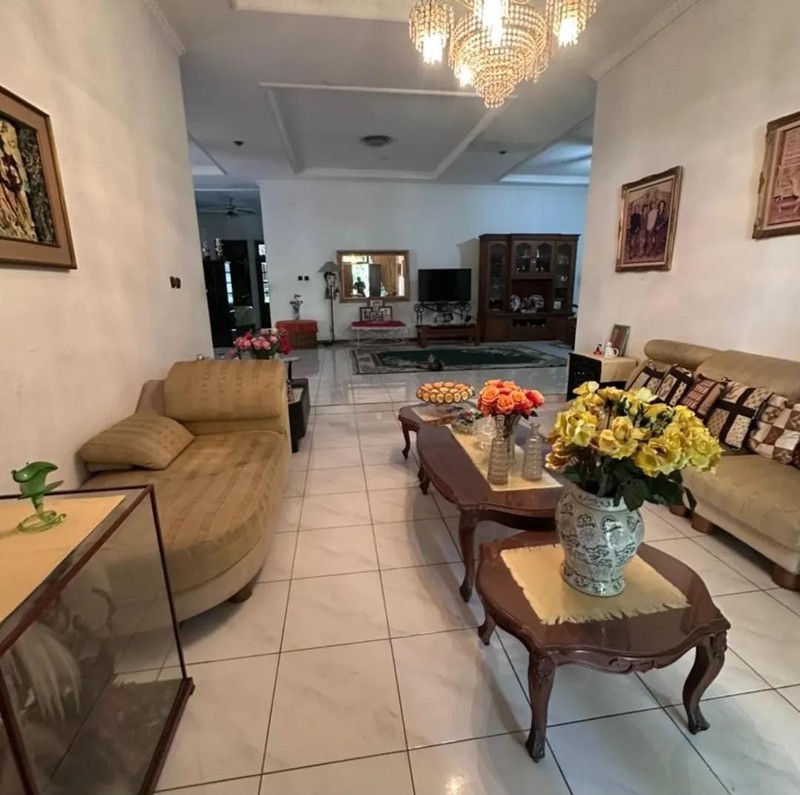 Rumah halaman luas, lingkungan aman dan nyaman di Pondok Aren