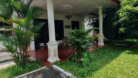 Rumah halaman luas, lingkungan aman dan nyaman di Pondok Aren