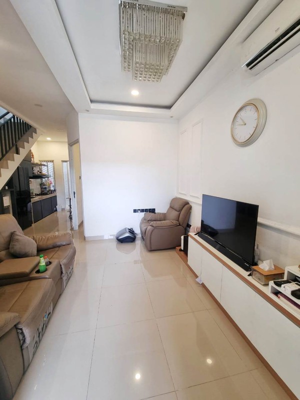 Rumah Minimalis, dalam Cluster keamanan 24 Jam dekat BXC