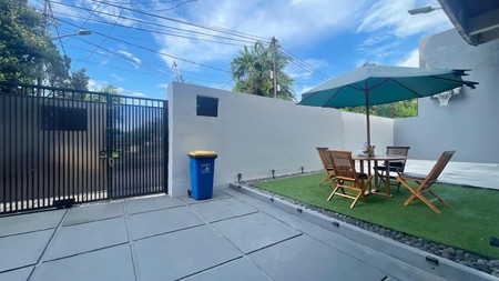 Rumah 3 Lantai, bangunan Kokoh, bebas banjir dan lokasi strategis  di Bintaro- Jakarta Selatan