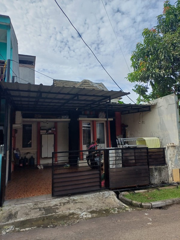 Dijual murah rumah di Serpong Park Tangerang