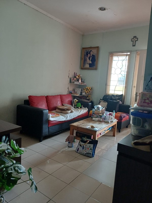 Dijual murah rumah di Serpong Park Tangerang
