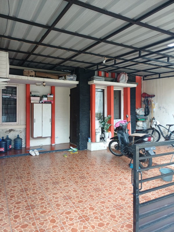 Dijual murah rumah di Serpong Park Tangerang