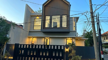 Dijual Rumah di Babatan Pantai, Surabaya Timur Baru Gress | Scandinavian Style | Rooftop Garden