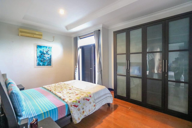 Rumah Mewah Cilandak dekat Jagakarsa, Kemang Pondok Indah, Cipete