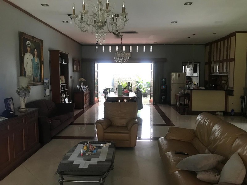 Rumah Asri dengan Halaman Luas dan Nyaman Daerah Cipayung Jakarta Timur