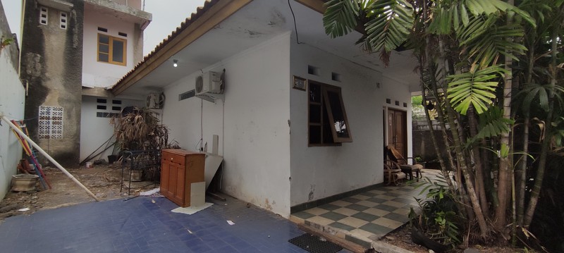 Rumah Luas Siap Huni Strategis Jalan Akses Mobil di Kramat Jati, Jaktim, Hunian Nyaman untuk Keluarga Besar