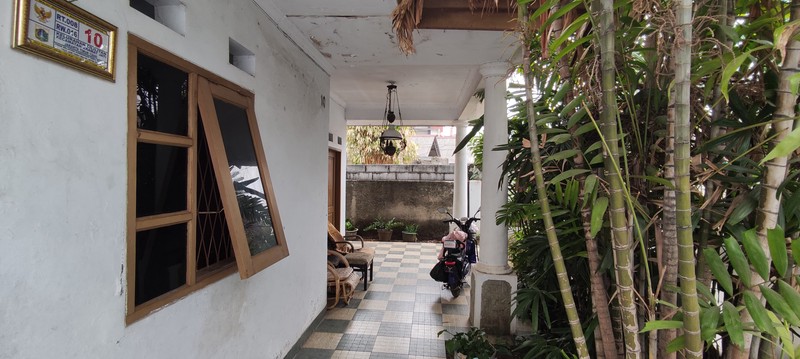 Rumah Luas Siap Huni Strategis Jalan Akses Mobil di Kramat Jati, Jaktim, Hunian Nyaman untuk Keluarga Besar