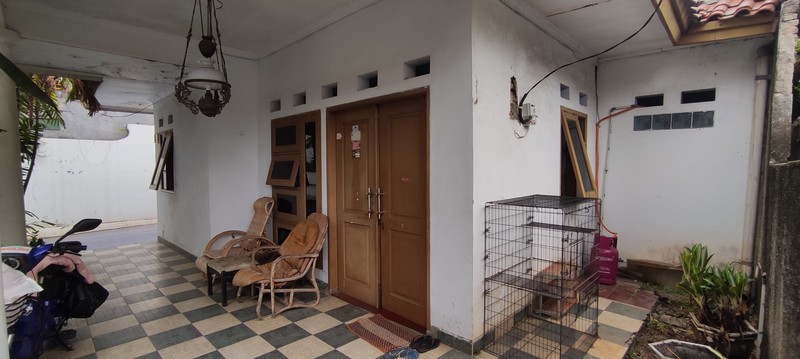 Rumah Luas Siap Huni Strategis Jalan Akses Mobil di Kramat Jati, Jaktim, Hunian Nyaman untuk Keluarga Besar