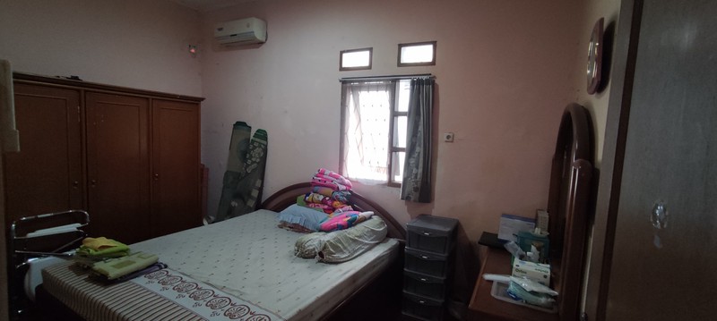 Rumah Luas Siap Huni Strategis Jalan Akses Mobil di Kramat Jati, Jaktim, Hunian Nyaman untuk Keluarga Besar