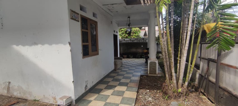 Rumah Luas Siap Huni Strategis Jalan Akses Mobil di Kramat Jati, Jaktim, Hunian Nyaman untuk Keluarga Besar