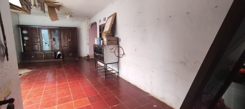 Rumah Luas Siap Huni Strategis Jalan Akses Mobil di Kramat Jati, Jaktim, Hunian Nyaman untuk Keluarga Besar