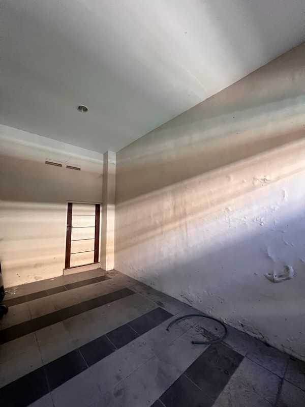 Dijual Rumah di Manukan dekat Pasar, Surabaya Barat