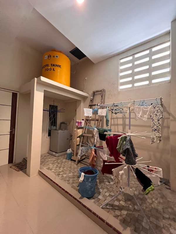 Dijual Rumah di Manukan dekat Pasar, Surabaya Barat