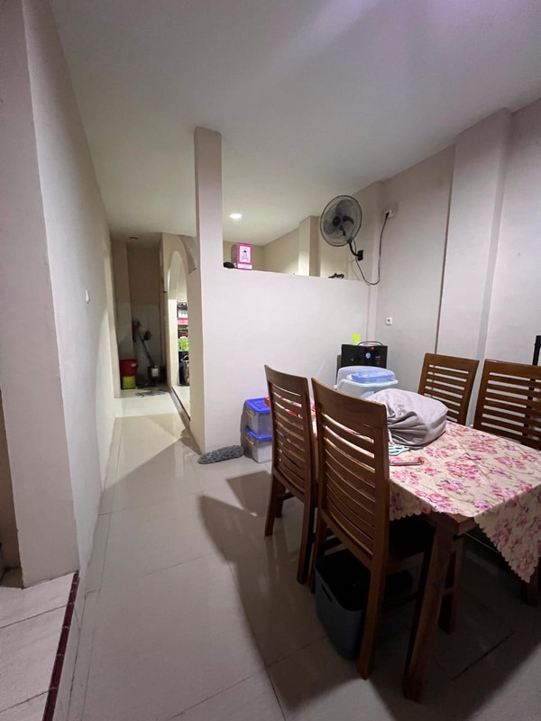 Dijual Rumah di Manukan dekat Pasar, Surabaya Barat