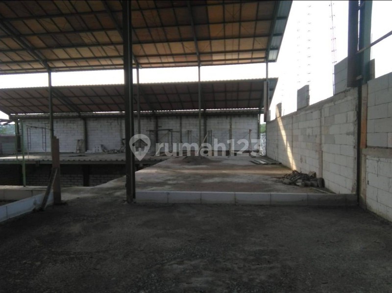 Ruang Usaha Mainroad Supratman Kota Bandung 