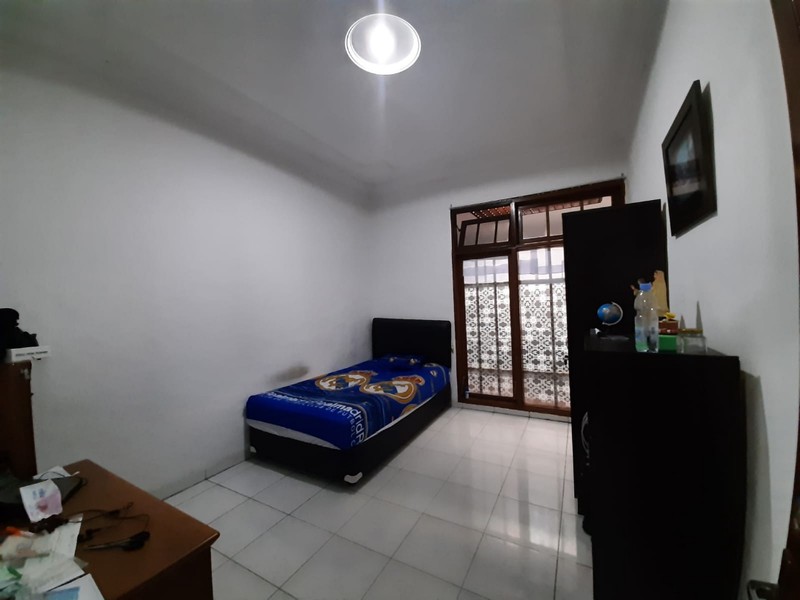 Rumah Asri Siap Huni 1.5 Lantai di Bandung Kota 