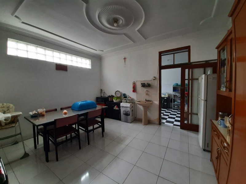 Rumah Asri Siap Huni 1.5 Lantai di Bandung Kota 