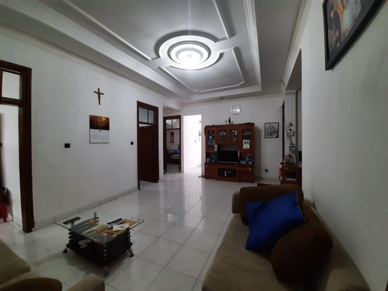 Rumah Asri Siap Huni 1.5 Lantai di Bandung Kota 