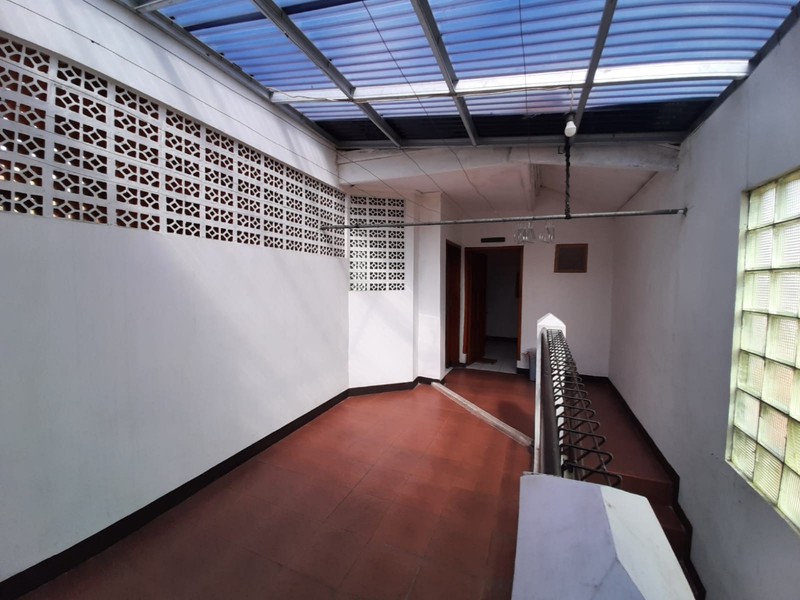 Rumah Asri Siap Huni 1.5 Lantai di Bandung Kota 