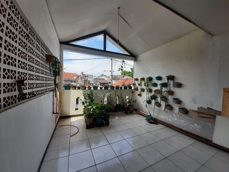 Rumah Asri Siap Huni 1.5 Lantai di Bandung Kota 